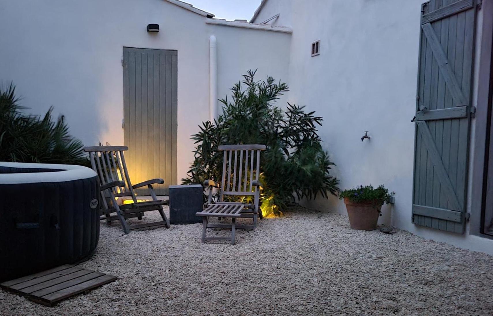 Villa Studio avec patio et jacuzzi privatifs à Mazan Extérieur photo